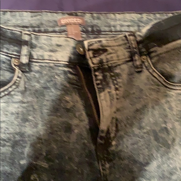 Acid wash, slim fit jeans - Picture 3 of 4